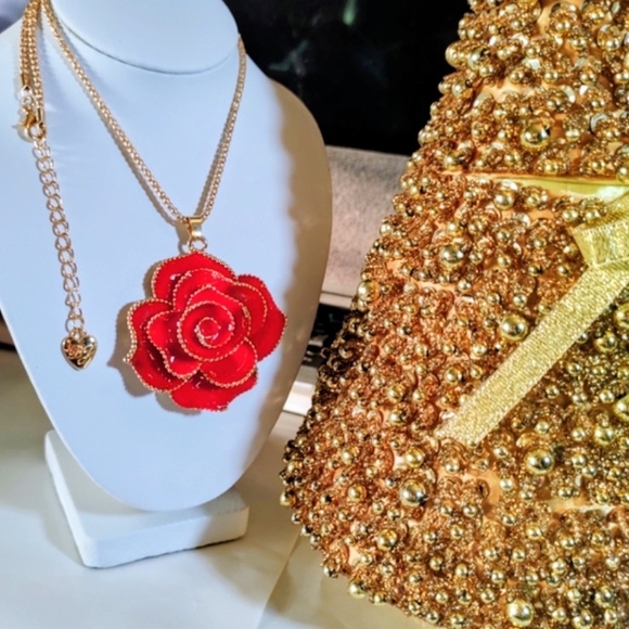 Betsey Johnson Vibrant Red Rose Necklace with Gold Highlights - Picture 3 of 3